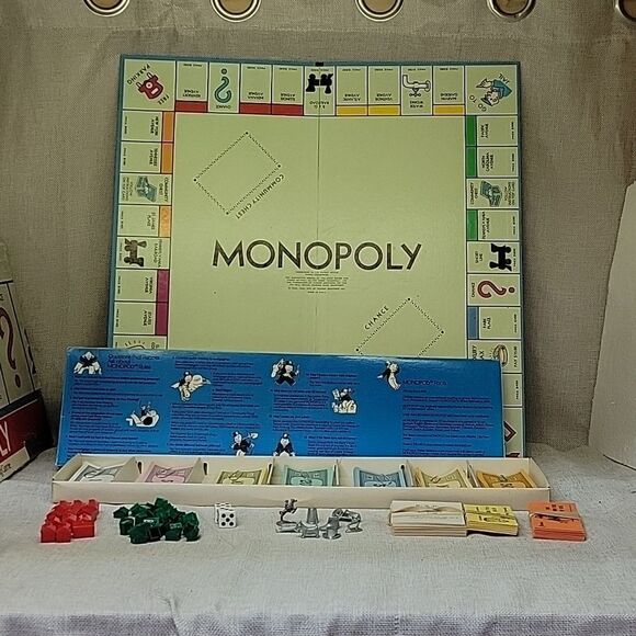 MONOPOLY By Parker Brothers- 1961-75 Complete (#1) - Picture 2 of 14